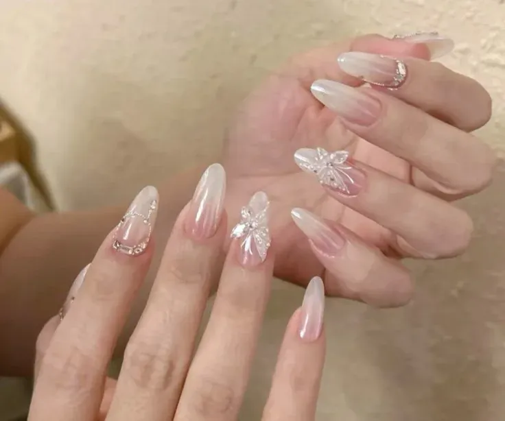 Bộ sưu tập 20+ ảnh nail cô dâu mùa cưới 2024 lung linh · ảnh 1